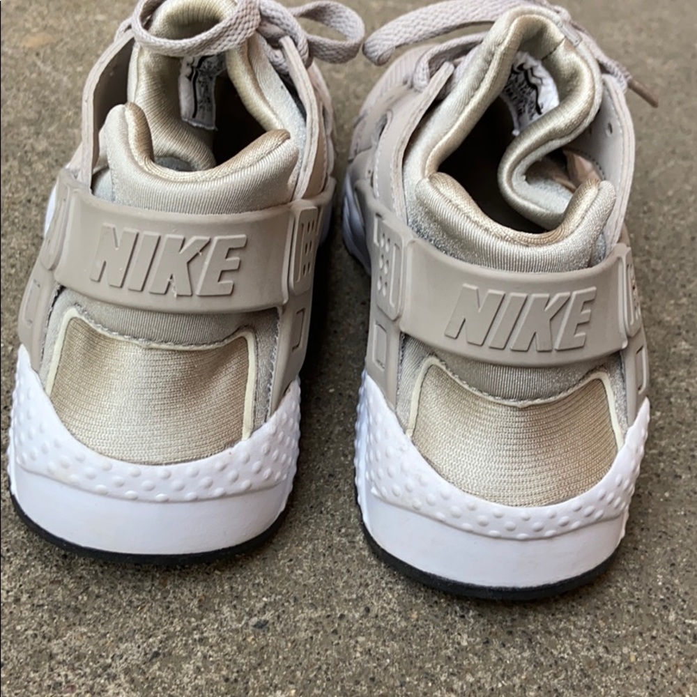 Nike - Picture 5 of 6